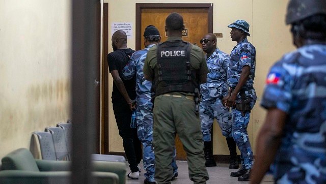 Haiti jailbreak: Prison director and gang leader among 25 killed, 400 inmates escape Haiti jailbreak: Prison director and gang leader among 25 killed, 400 inmates escape