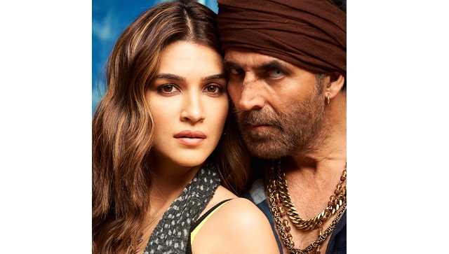 Kriti Sanon announces schedule wrap on Bachchan Pandey, shares first glimpse from the film Kriti Sanon announces schedule wrap on Bachchan Pandey, shares first glimpse from the film