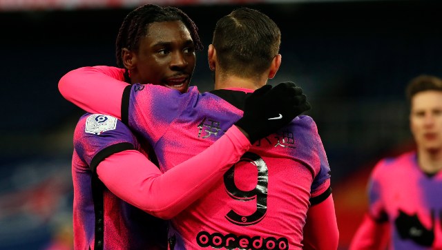 Ligue 1: PSG move into first place with narrow win over Nice as Lyon lose to Montpellier Ligue 1: PSG move into first place with narrow win over Nice as Lyon lose to Montpellier