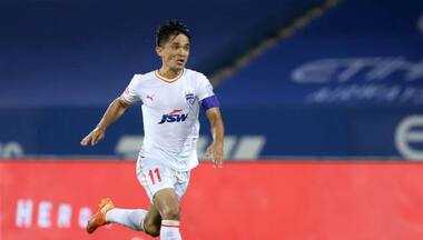 ISL 2021-22: 'He is a human being', BFC coach Pezzaiouli comes to Chhetri's defence amid striker's lean patch