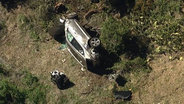 Tiger Woods car crash: Detectives look at SUV's 'black box' to determine what happened before crash Tiger Woods car crash: Detectives look at SUV's 'black box' to determine what happened before crash