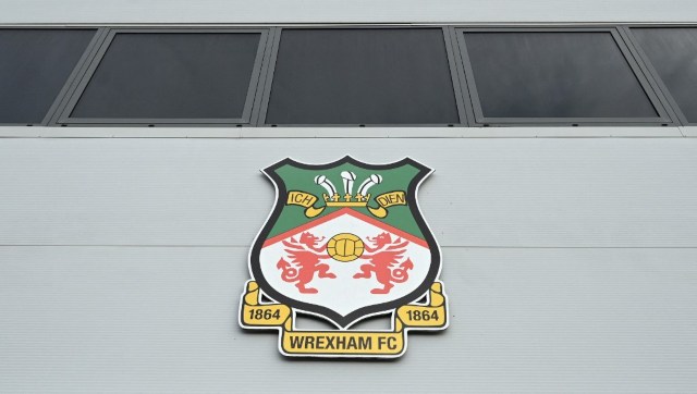 Wrexham owners Ryan Reynolds, Rob McElhenney promise players $353,000 bonus for earning promotion Wrexham owners Ryan Reynolds, Rob McElhenney promise players $353,000 bonus for earning promotion