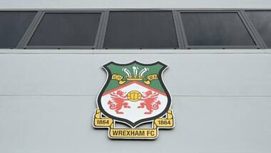 Wrexham owners Ryan Reynolds, Rob McElhenney promise players $353,000 bonus for earning promotion