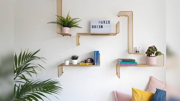Fabulous wall shelves to brighten up your living room.