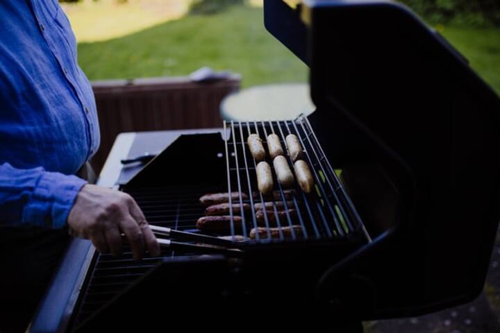Barbeque tools to make your cooking smooth and easy
