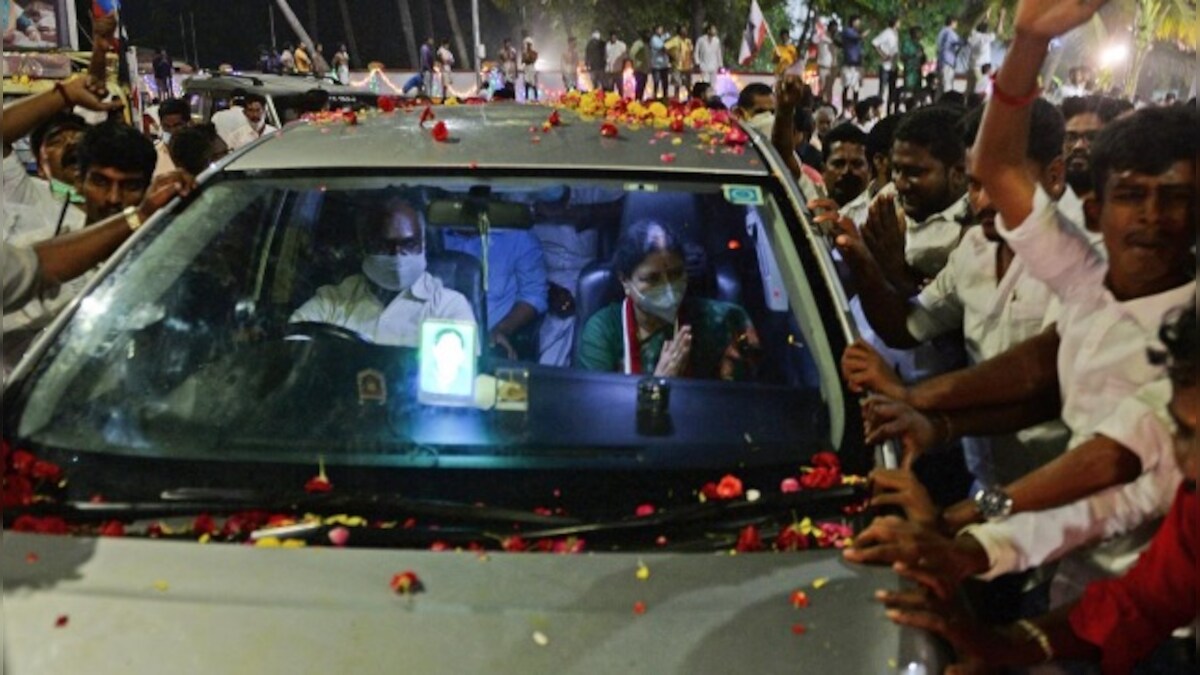 VK Sasikala reaches Chennai after 23-hour road trip from Bengaluru, accorded grand welcome