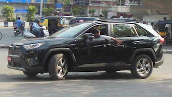 Toyota RAV4 spied on test in India, hybrid SUV has a pure-electric range of 75km