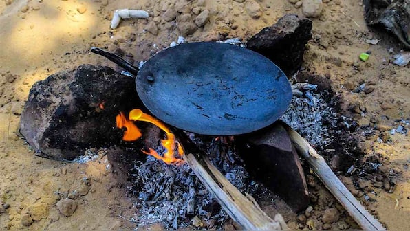 Clean cooking fuel unavailable to most urban slums in states worst-hit by air pollution: CEEW report