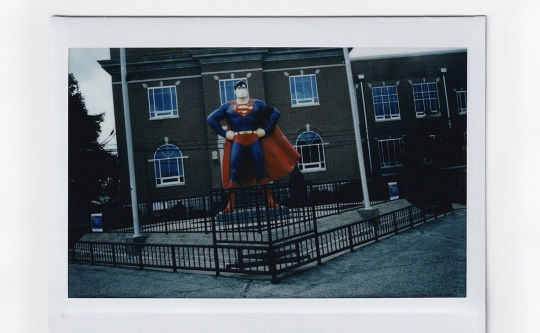 Exquisite images of a Mississippi cotton field and bison grazing in Utah give way to shots that are less so — a Dollar General in Kentucky, abandoned cars. There is irony in a Superman statue, usually a favourite spot for tourists to pose in Metropolis, Illinois. Image via AP/Wong Maye-E