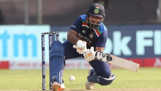 Rishabh Pant threw caution to the wind, plundering 77 off 40 balls. The left-hander’s knock was laced with seven sixes and three fours. Sportzpics