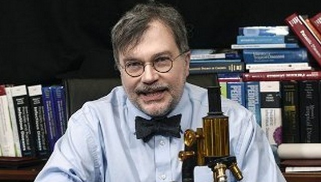 COVID-19 vaccine rollout by India has 'rescued the world' from pandemic, says Dr Peter Hotez COVID-19 vaccine rollout by India has 'rescued the world' from pandemic, says Dr Peter Hotez