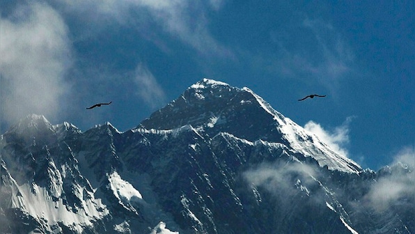 Amid continuing pandemic, Nepal expects hundreds of climbers looking to summit highest Himalayan peaks
