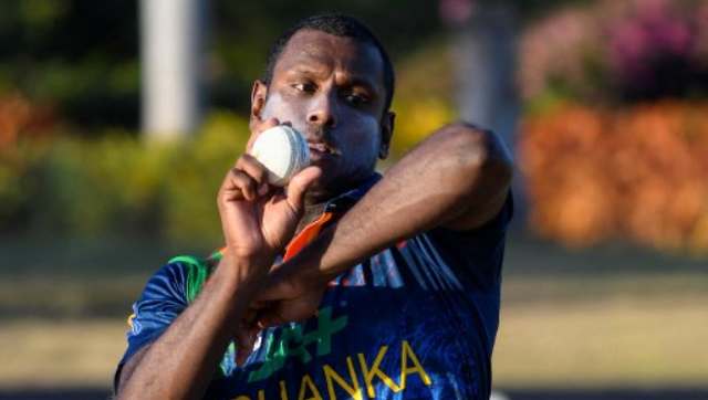 Sri Lanka's national cricketers refuse to sign new contracts as board makes hefty pay cuts Sri Lanka's national cricketers refuse to sign new contracts as board makes hefty pay cuts