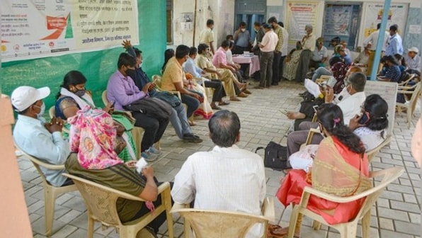 India sees over 72k fresh COVID-19 cases as vaccinations of all above 45 begin; Mumbai mayor hints at lockdown