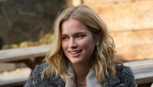 You actor Elizabeth Lail joins HBO Max's Gossip Girl reboot You actor Elizabeth Lail joins HBO Max's Gossip Girl reboot
