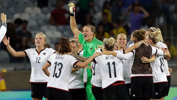 Borussia Mönchengladbach's under-23 coach apologises for sexist remarks to female referees