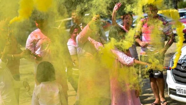 Happy Holi 2022: Here are some wishes, messages and quotes to share with your loved ones on this occasion Happy Holi 2022: Here are some wishes, messages and quotes to share with your loved ones on this occasion