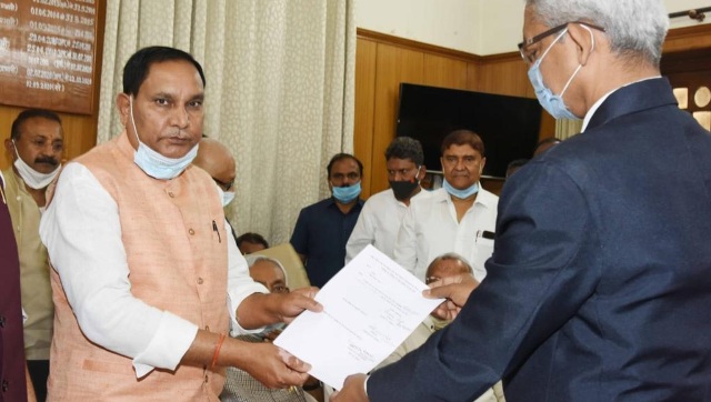 JD(U) leader Maheshwar Hazari elected as deputy speaker of Bihar Assembly amid Opposition boycott JD(U) leader Maheshwar Hazari elected as deputy speaker of Bihar Assembly amid Opposition boycott