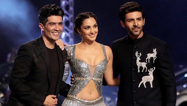 Lakme Fashion Week: Kartik Aaryan, Kiara Advani turn showstoppers for Manish Malhotra Lakme Fashion Week: Kartik Aaryan, Kiara Advani turn showstoppers for Manish Malhotra