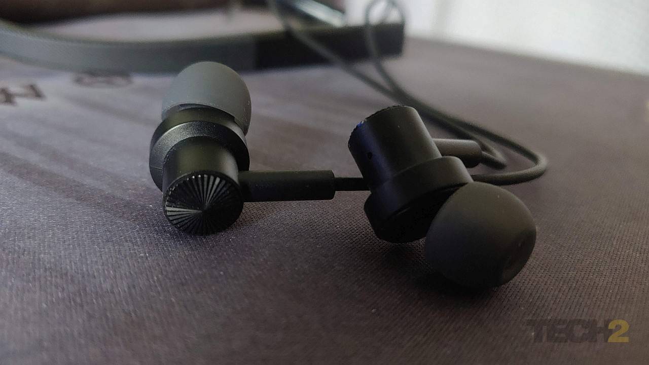 Xiaomi Mi Neckband Pro and Mi Portable Bluetooth Speaker (16 W) review Xiaomi Mi Neckband Pro and Mi Portable Bluetooth Speaker (16 W) review