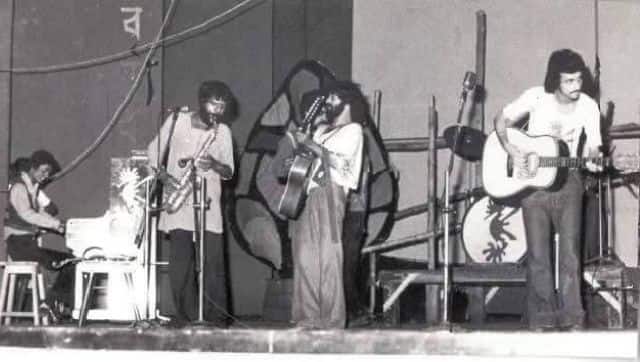Moheener Ghoraguli performing on stage.