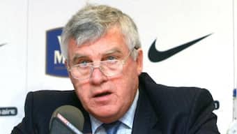 Leeds United record goalscorer Peter Lorimer passes away aged 74