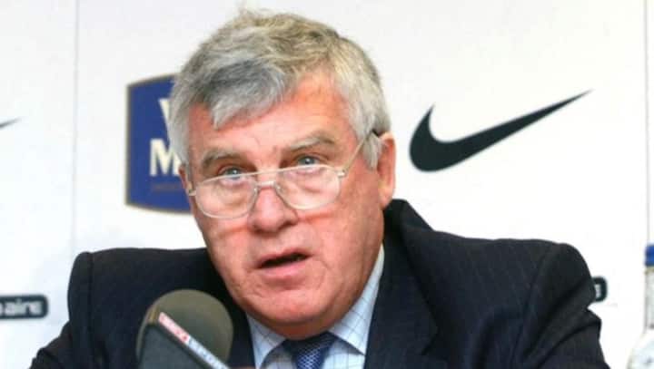 Leeds United record goalscorer Peter Lorimer passes away aged 74