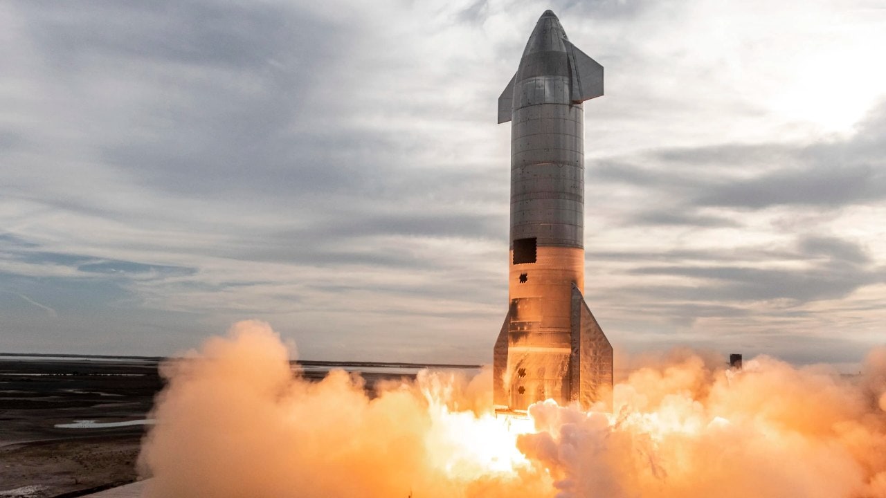 SpaceX's Starship rocket is fired up for launch. Image credit: SpaceX
