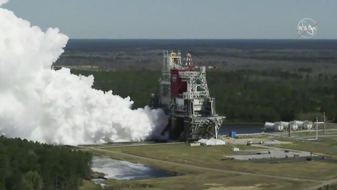 NASA's SLS moon rocket passes 'hot fire' engine test; test launch plans remain unclear NASA's SLS moon rocket passes 'hot fire' engine test; test launch plans remain unclear