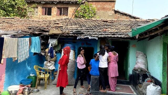 Residents of Tina Godown had abandoned their homes given the uncertainty of times. They came back during the day to check on their homes. Devparna Acharya/ Firstpost