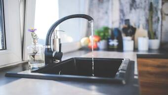 Easy to clean and corrosion resistant Sinks for Kitchen