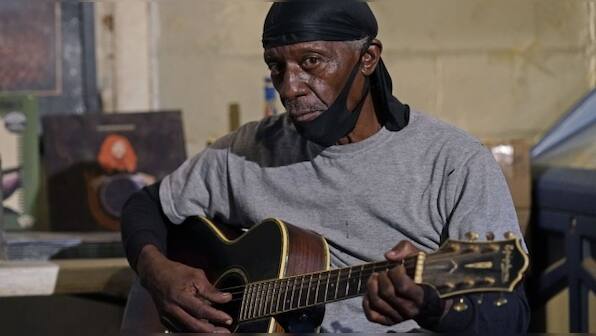 In Mississippi, small-town bluesman Jimmy 'Duck' Holmes keeps aging music alive