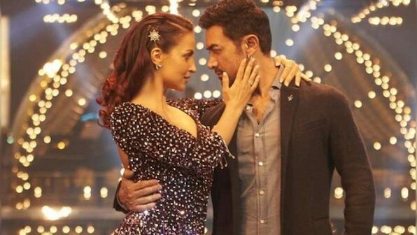 Watch: Aamir Khan, Elli AvrRam raise temperature with cabaret performance in Har Funn Maula