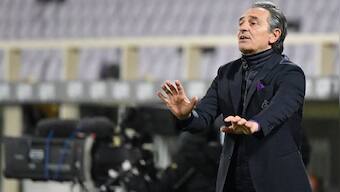 Serie A: Cesare Prandelli resigns as coach of Fiorentina after four months citing 'darkness' inside