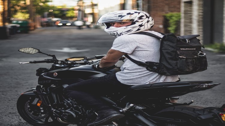 Motorcycle Tank Bags for extra space while riding Motorcycle Tank Bags for extra space while riding