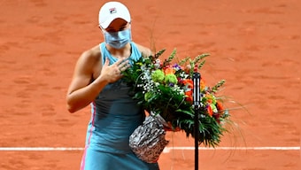 Stuttgart Open: Birthday girl Ashleigh Barty bounces back from a set down to beat Elina Svitolina in semi-final