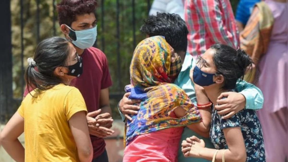 As COVID-19 toll rises exponentially, 20-hour queues for last rites of bodies at Delhi crematoriums