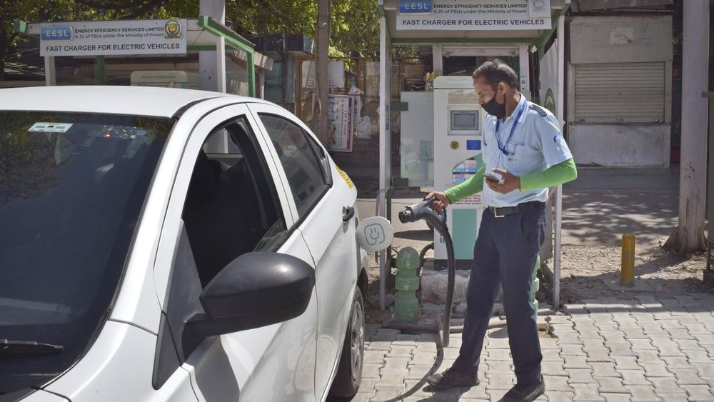 Electric vehicle adoption gathering pace in Delhi, July-Sept EV registrations outstrip CNG vehicles Electric vehicle adoption gathering pace in Delhi, July-Sept EV registrations outstrip CNG vehicles