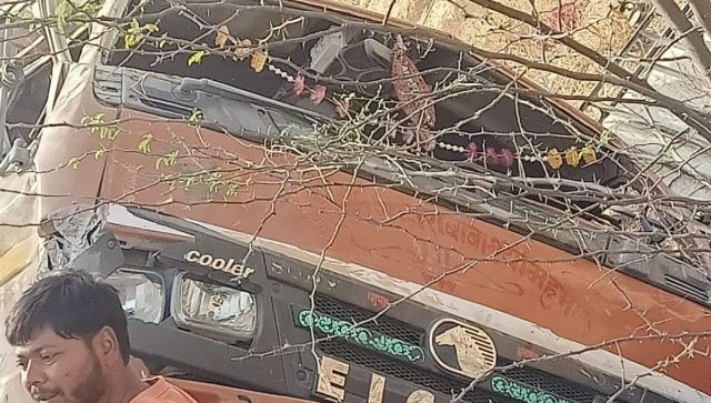 Etawah accident: 12 killed, 45 hurt as Agra-bound truck falls into 30-ft-deep gorge in UP Etawah accident: 12 killed, 45 hurt as Agra-bound truck falls into 30-ft-deep gorge in UP