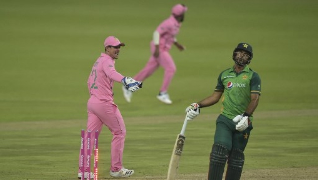South Africa vs Pakistan: Former players, critics blame Quinton de Kock for Fakhar Zaman's controversial run-out South Africa vs Pakistan: Former players, critics blame Quinton de Kock for Fakhar Zaman's controversial run-out
