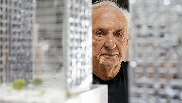 At 92, Pritzker Prize-winning architect Frank Gehry says he's too busy to retire: 'I enjoy this stuff' At 92, Pritzker Prize-winning architect Frank Gehry says he's too busy to retire: 'I enjoy this stuff'