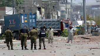 Anti-France protests in Pakistan: At least 7 police officers and rangers taken hostage by Islamist party supporters