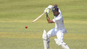 Sri Lanka players agree to tour England despite pay dispute with cricket board
