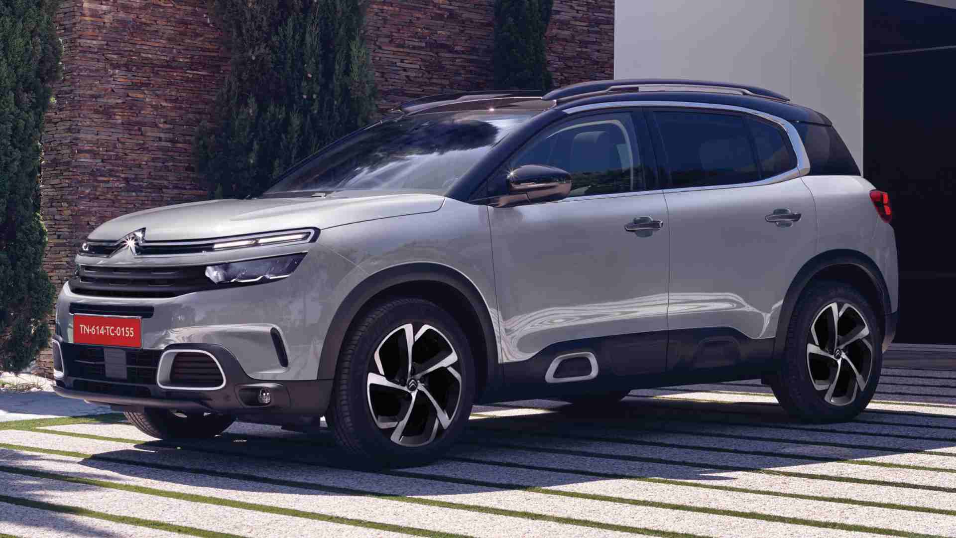 Citroen C5 Aircross launched in India at introductory starting price of Rs 29.90 lakh Citroen C5 Aircross launched in India at introductory starting price of Rs 29.90 lakh