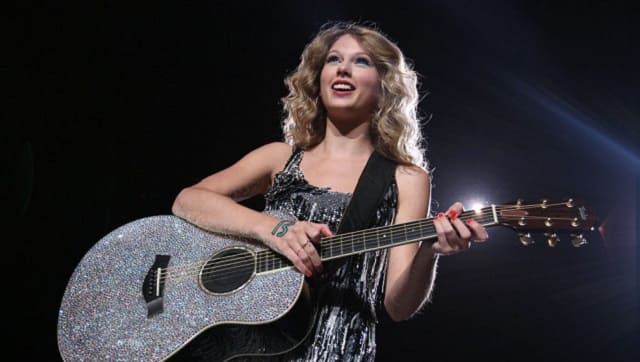 Taylor Swift in Fearless (Taylor's Version)