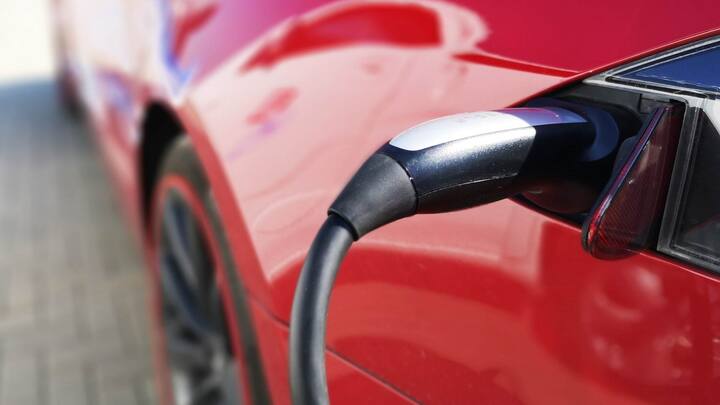 Huawei to invest one billion dollars for developing electric vehicle systems, self-driving tech Huawei to invest one billion dollars for developing electric vehicle systems, self-driving tech