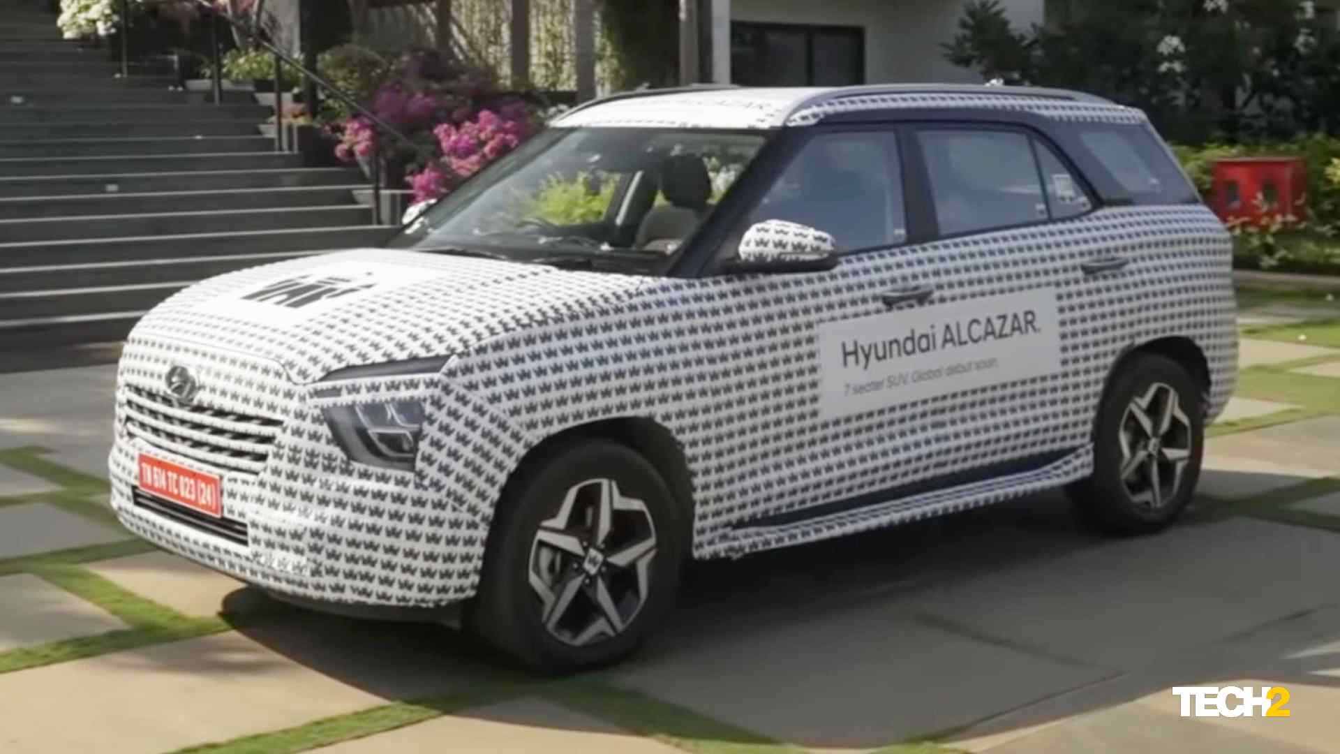 Hyundai Alcazar 7 seater SUV showcased in new promo video: Key exterior details revealed Hyundai Alcazar 7 seater SUV showcased in new promo video: Key exterior details revealed