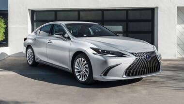 Lexus ES facelift debuts at Auto Shanghai 2021 with styling tweaks and feature updates