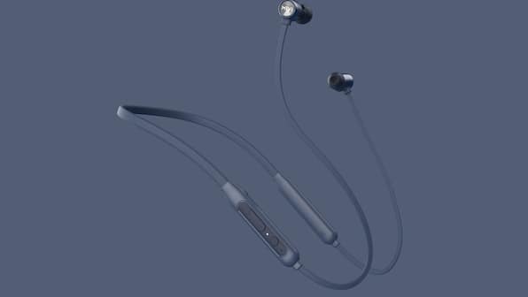 Solid wireless earphones to improve your phone experience