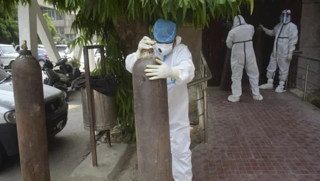 Five COVID-19 patients die at hospital in UP's Aligarh; family members allege oxygen shortage Five COVID-19 patients die at hospital in UP's Aligarh; family members allege oxygen shortage